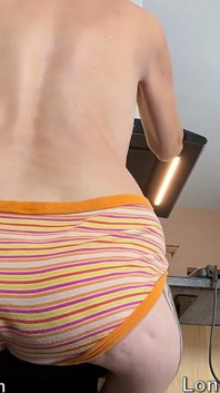 Gassy Beaut-panties Pov1
