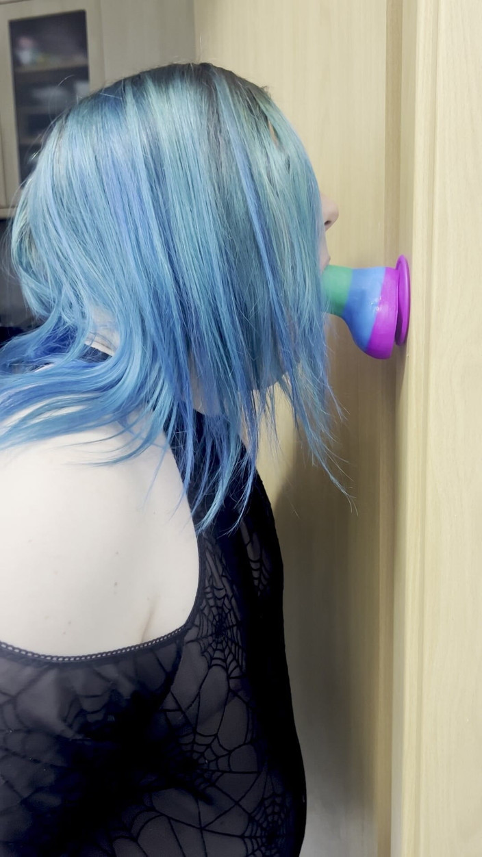 Feelingharmony: Dildo gola profonda traning