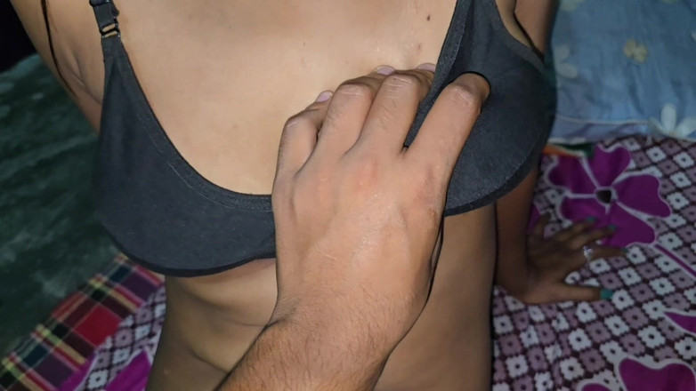 SafeRosebush8: 与 My Bhabi 发生性关系