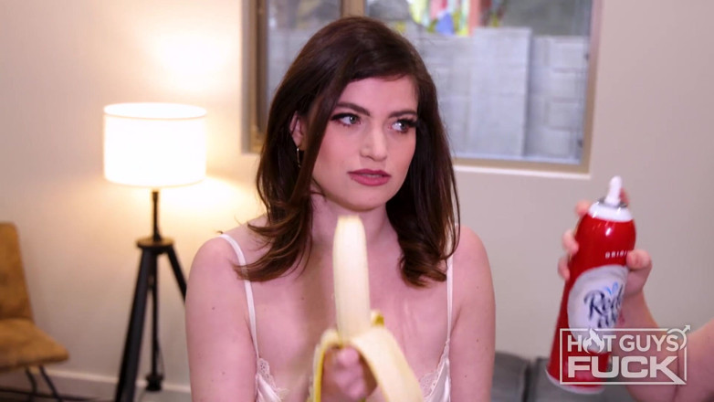 Hot Guys Fuck: 28 yaşındaki yakışıklı model azgın orta yaşlı seksi kadınla sikişiyor