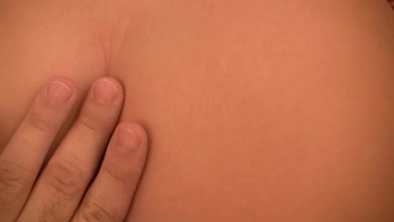 ONLYFREAKSX: Prolaps Rosebud keluar basah setelah peregangan anal