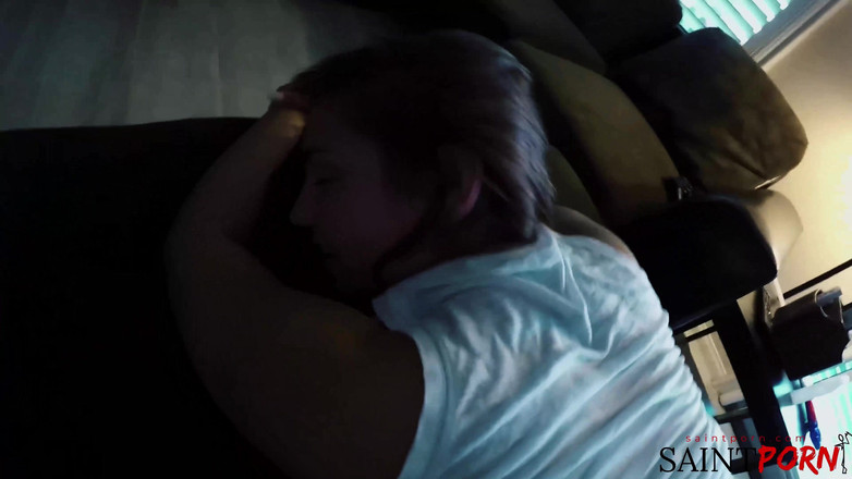 SaintPorn: Vivian vorbește murdar și este futută până când este înmuiată