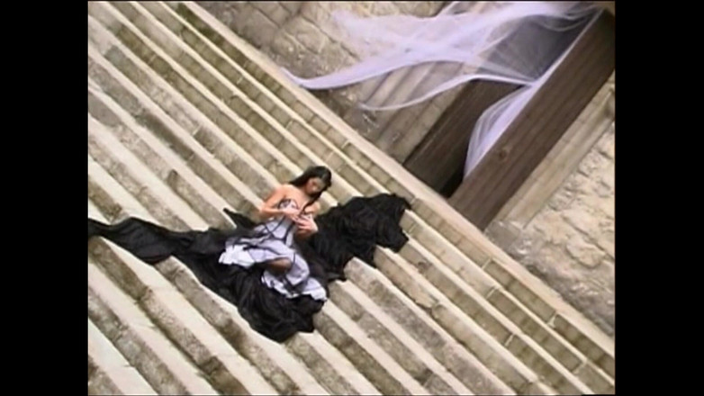 Hard Accademy: Puta mojada pide fuertes golpes