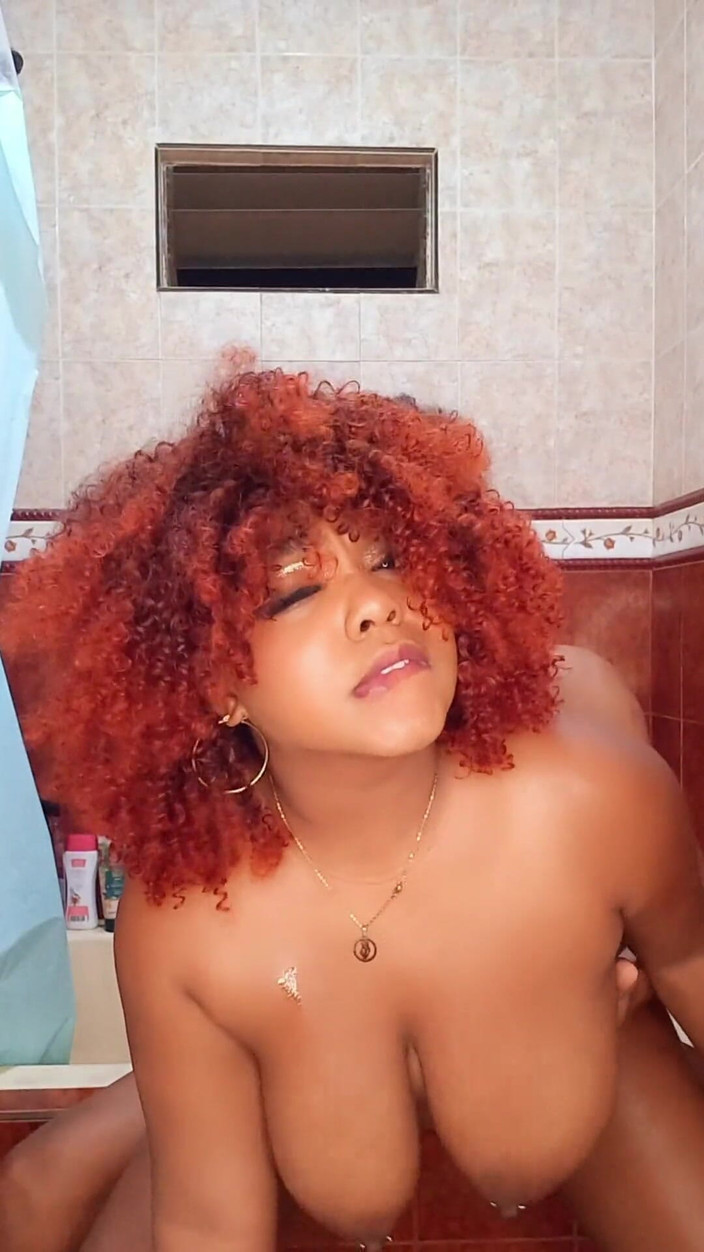 AndreaAndJean: 샤워 중 압박하는 흑인 대물 자지에게 따먹히는 섹시한 이웃 라틴계녀 Andrea