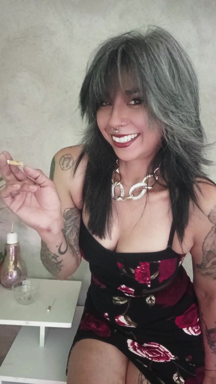 Casia Castro: dhimi gati se dhoomrapaan