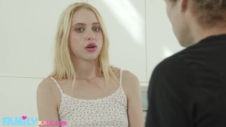 FamilyXXX: Chloe benim fışkırtmalı üvey kız kardeşim