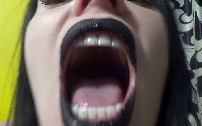 Goddess Misha Goldy: Lábios pretos franceses em close-up beijando e cavalgando