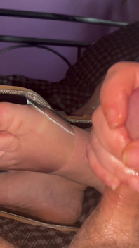 Amateur masturbación con sexy pies fetiche de pies