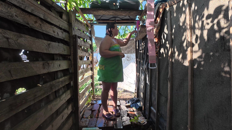 SchoolPrincess: Voyeur 4K Outdoor Shower Chubby Girl Big Tits &amp; Huge Cock Couple...