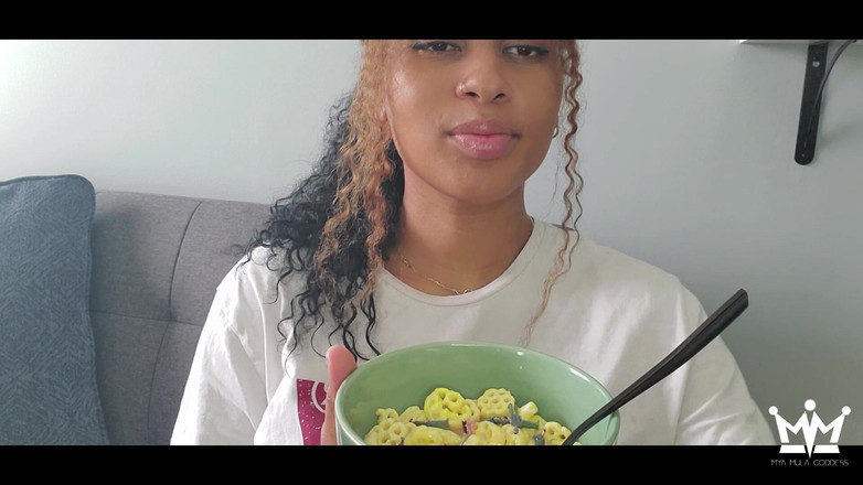 Mya Mula Goddess: 작은 친구를 삼키는 Bratty Giantes, 다음은?