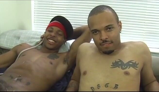 Bareback TV: Ghetto-jungs lieben es, hart zu ficken