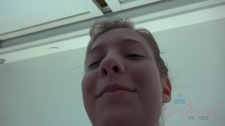 ATK Girlfriends: Vacanță virtuală