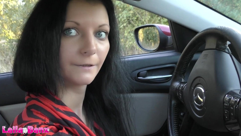 Laila Banx: Test drive yang sembrono berakhir dengan memek yang penuh sperma!!