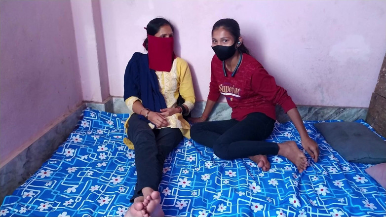 HousewifeGeeta: Je baise ma copine avec un ami - trio réel