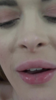 Quando você volta Lindsay quer foder imediatamente