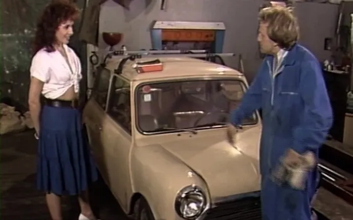 Dorcel classics: Předvádí se před automechanikem
