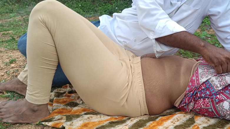 Laxi ammu: Percintaan kongkek panas di luar