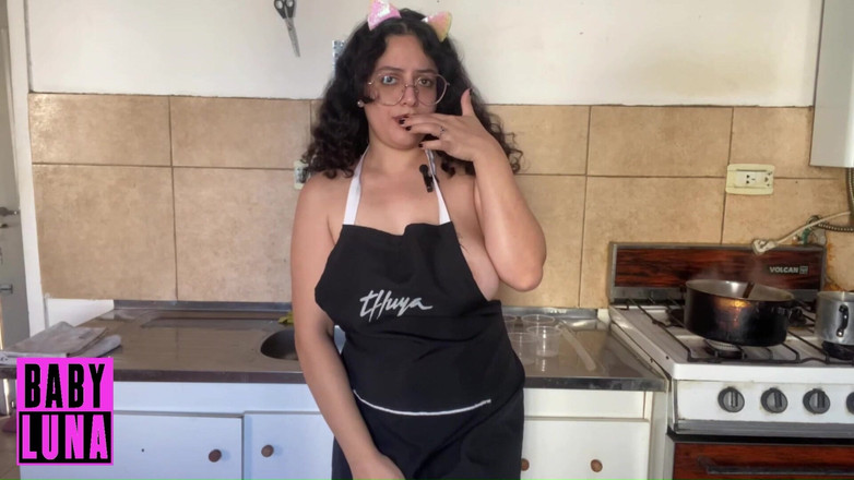 Babyluna939: Sadece önlük pişiriyor - flan, memeler ve tatlı dağınıklık bölüm 4