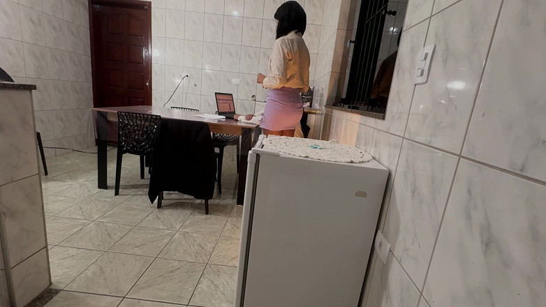 Gabi SweetCouplesStories: Sekretaris nakal ini dikasih kejutan seks anal sampai dicrot di...
