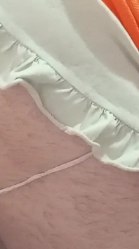 나는 거대한 두꺼운 딜도를 따먹는 좋은 계집애를 느낀다.