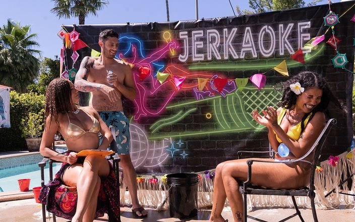Jerkaoke: Jerkaoke - 湿润的jerkaoke - cassie del Isla和nina White