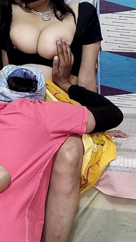 호스텔 방에서 대물 자지를 따먹는 인도 핑크 보지 바비