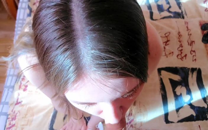 Waldemaria: Guarda tutti. Educativo. Una studentessa troia asiatica mi ha succhiato...