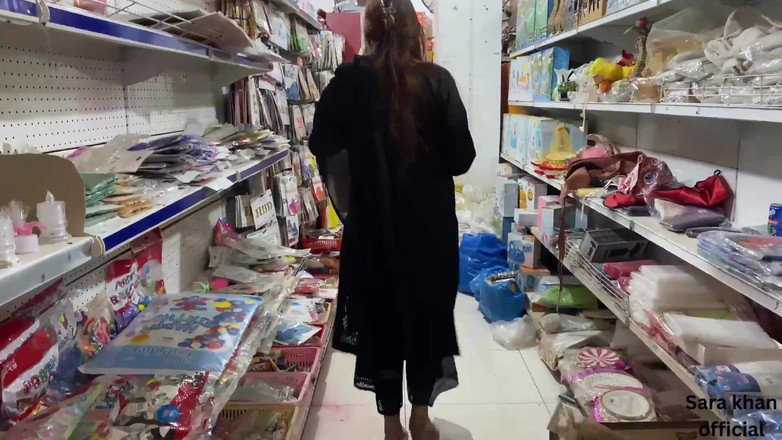 Sarakhan: Îi plătesc datoria soțului meu șefului său (audio hindi)