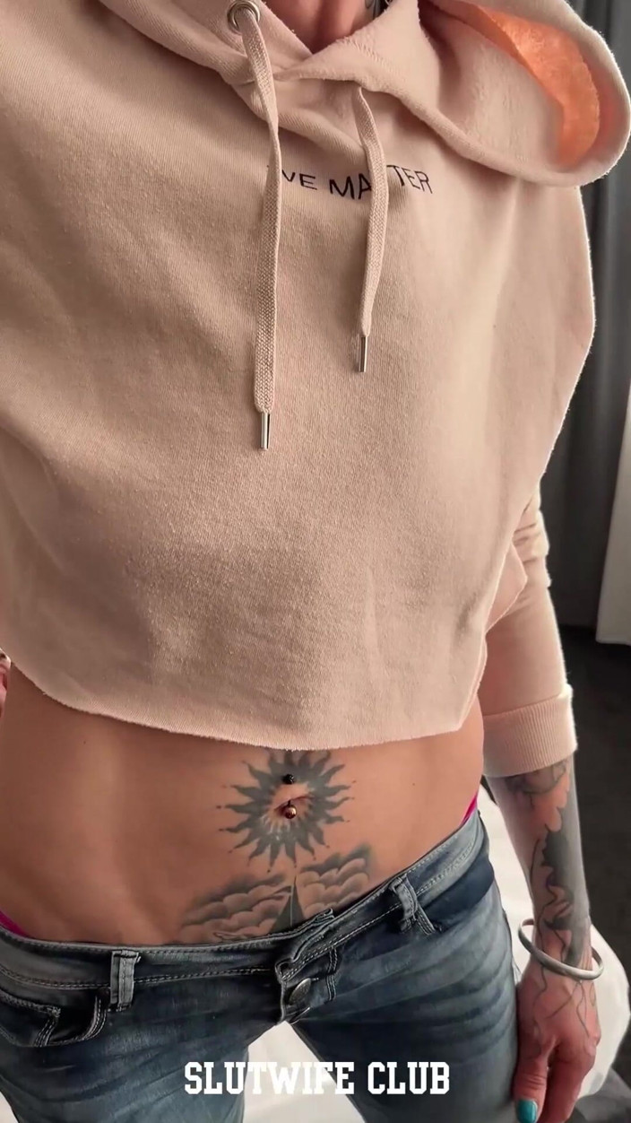 Slutwife Club: Intervista try-on in bikini di vilja - distruzione di gola e...