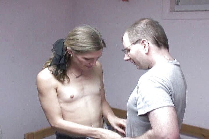 Radical: 老男人和苗条的年轻女孩