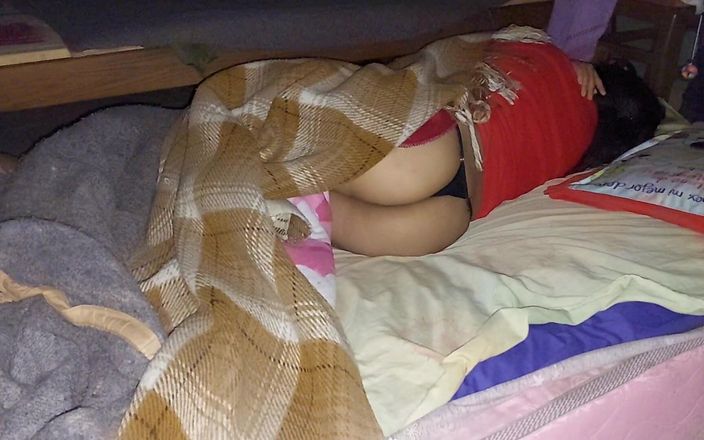 Josyandhot: 내 새엄마 따먹기, 내 자지에서 우유를 다시 원해