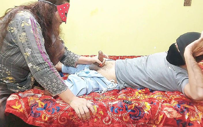 Pakistani CoupleX: 義理の父のインドの娘のペニスを出している、ヒンディー語のオーディオ
