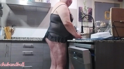 Chub_Bull: Sissy cleaning the dishes