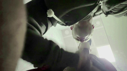 Throateman: एक सार्वजनिक शौचालय में शिक्षक की मोटी चूसती है। एक छात्र के लिए थप्पड़