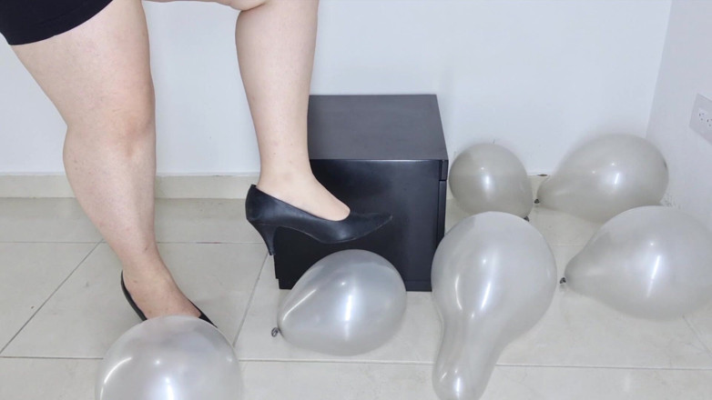 Alice H: Des ballons éclatants avec mes talons