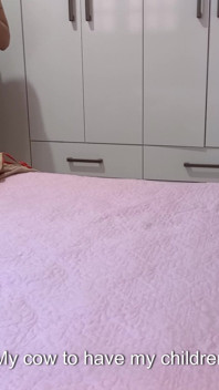 남편이 임신할 때까지 자위하고 기다리는 마누라.
