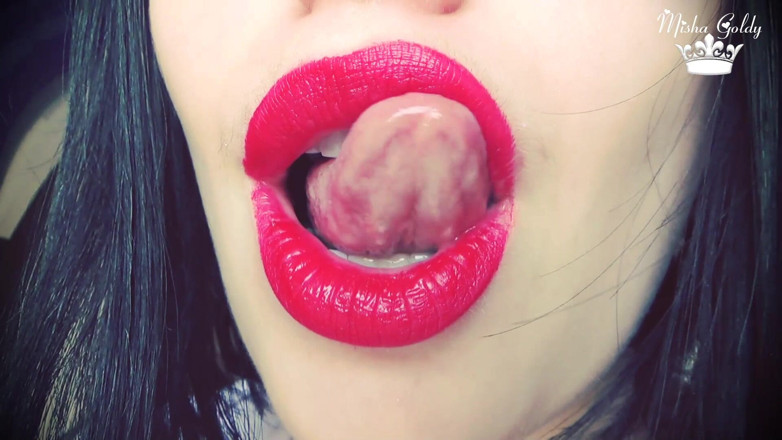 Goddess Misha Goldy: Tatlı kırmızı dudaklar azdırıyor