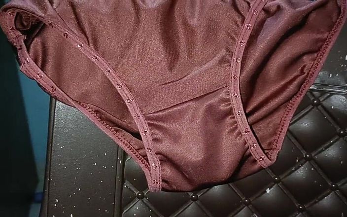 LovedSunsine1990: I Applied Oil on My Luggage and Massaged It.