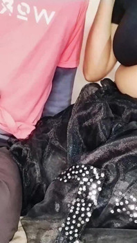 Kakak ipar india ngentot kontol besar abang iparnya dan dientot habis-habisan pakai kain sprei