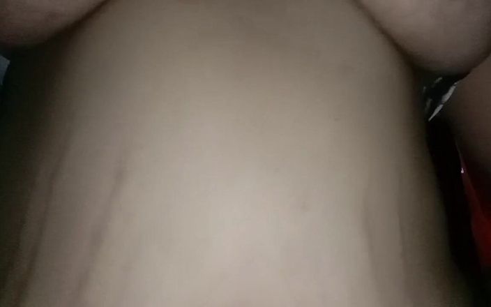 Chubbyme Pinay: Mollig Aziatisch meisje klaar om op elk moment, zelfs 's nachts...