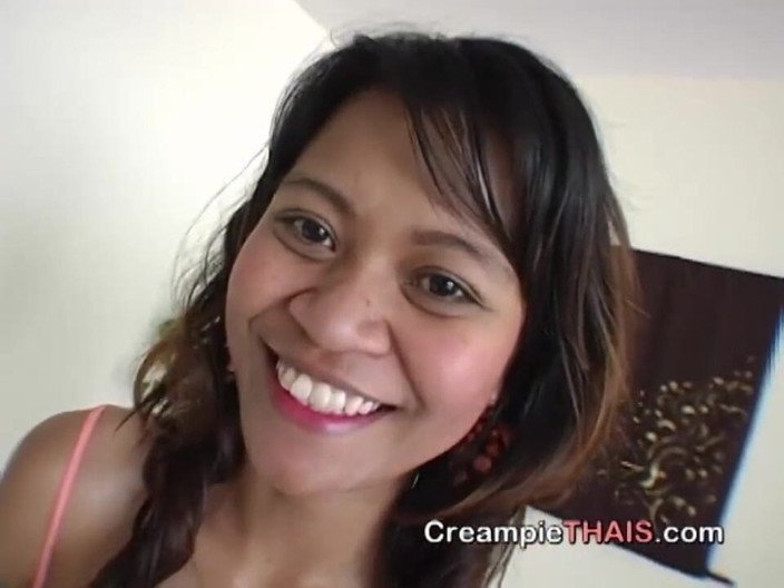 Creampie Thais: 이 태국 소녀와 번식하는 것은 결코 재미있지 않습니다.