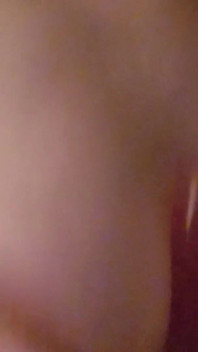Rubi Doll Titty šuká její dildo s velkými přírodními kozami