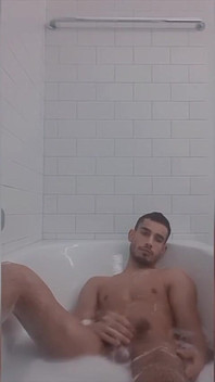 Zakončuje svůj den s velkou náloží