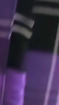 Vestindo-se em roxo com Samantha Buxton