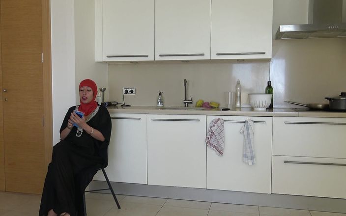 Souzan Halabi: Libanesa Sharmota quer um pau grande para foder seu cu