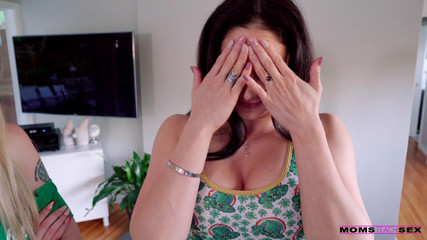 Moms teach sex: Üvey oğlunun şansı - s12:e7