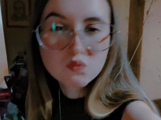 RavenHearth666VIP: Teen in Glasses Shows