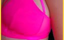Wifey Does: Wifeys - peitos incríveis em um sutiã rosa quente