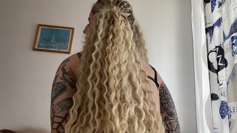 Barbietatoo1: Ein tattoo vor zeigen und dich zu einem harten fick...