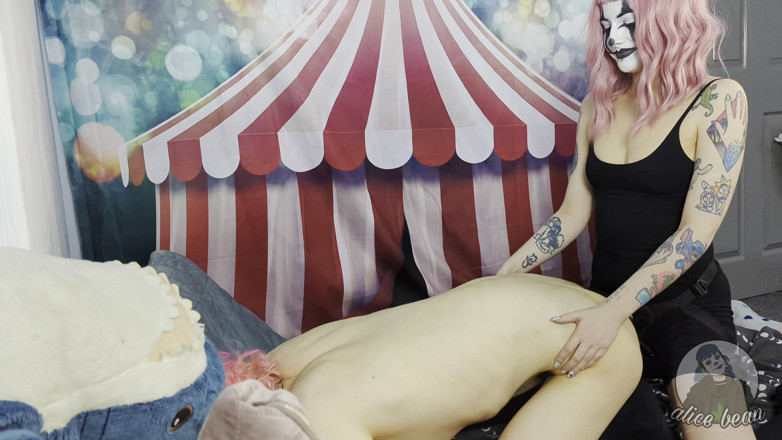 Alice Bean: Cuckles circo al contrario